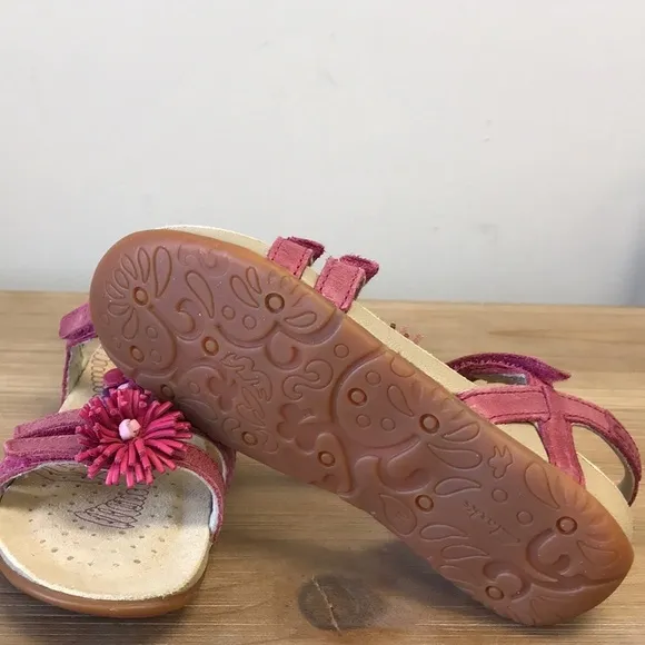 🎁 Clarks Girls Rio Flower Sandals