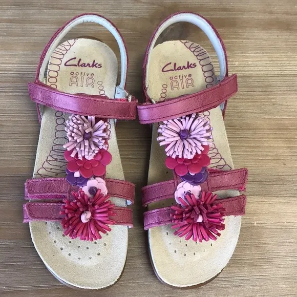 🎁 Clarks Girls Rio Flower Sandals