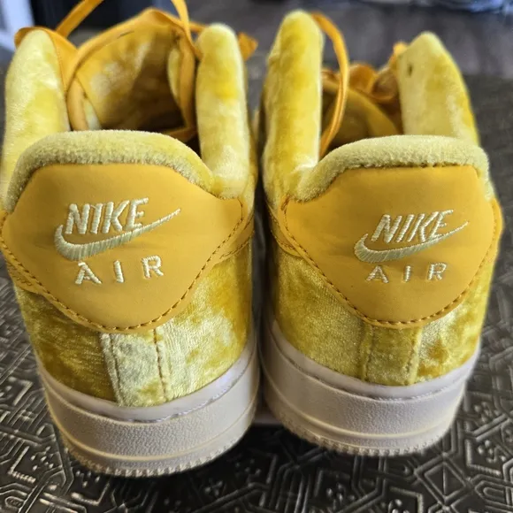 🐢 Nike Air Force 1 LV8 GS 'Mineral Gold' Size 4Y Great Shape!