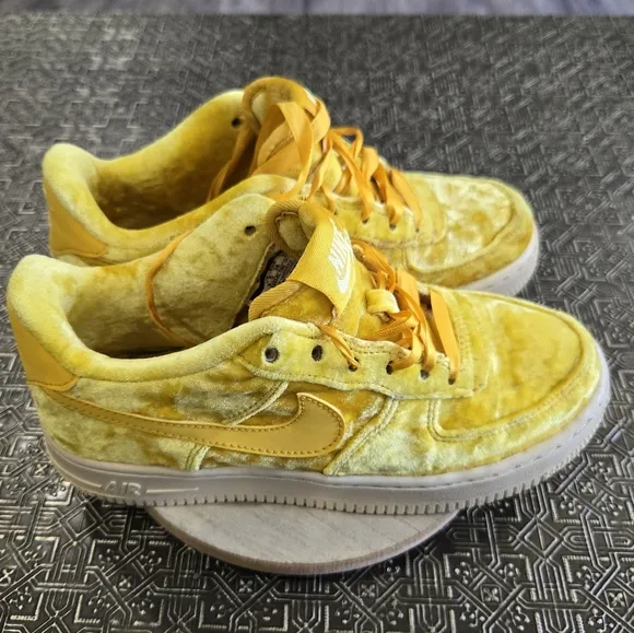 🐢 Nike Air Force 1 LV8 GS 'Mineral Gold' Size 4Y Great Shape!