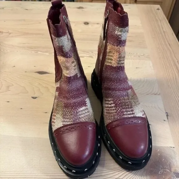 ✨ NWOT Free People Tate Chelsea Boots – Size 8.5