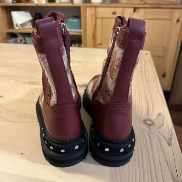 ✨ NWOT Free People Tate Chelsea Boots – Size 8.5