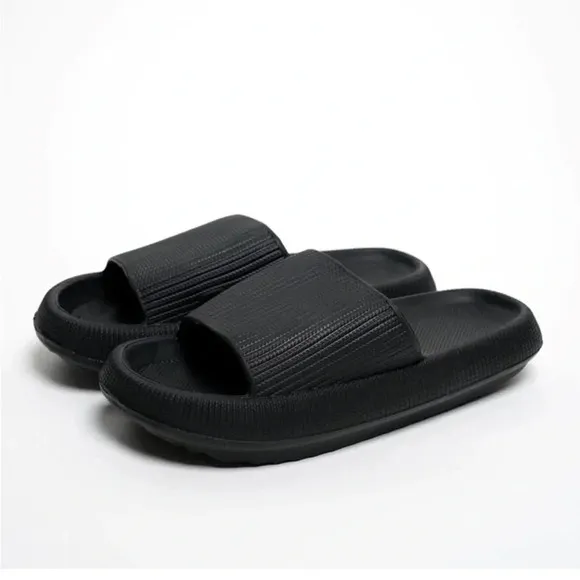 🆕 “The Cloudies&quot; sandals