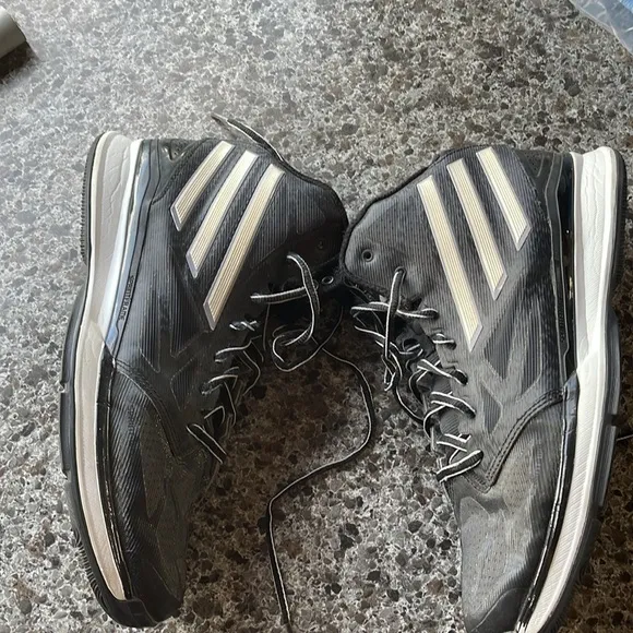 2013 Adidas Mad Basketball Shoes Sz 8.5 Mens Black, gray &amp; White. Worn on court