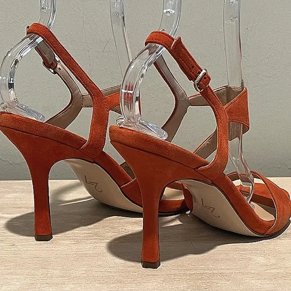27 EDIT Orange Suede Lanie Heels Size 8.5  New Without Box