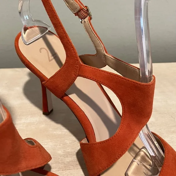 27 EDIT Orange Suede Lanie Heels Size 8.5  New Without Box