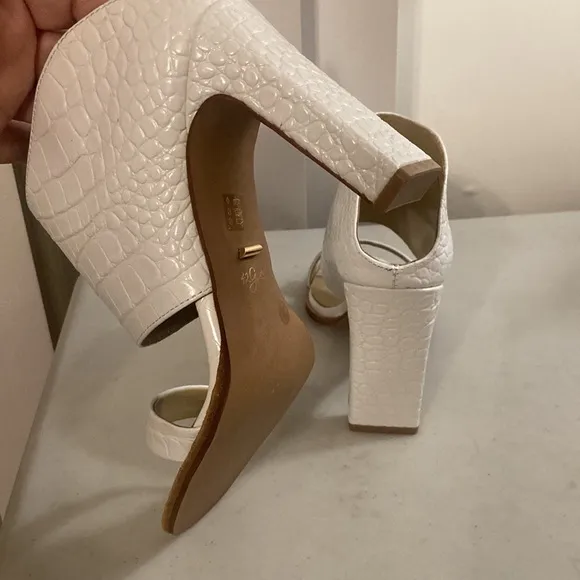 42 GOLD Linx Women's Slide Sandals White Patent Leather