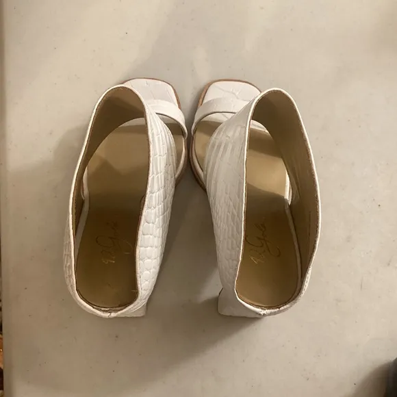 42 GOLD Linx Women's Slide Sandals White Patent Leather