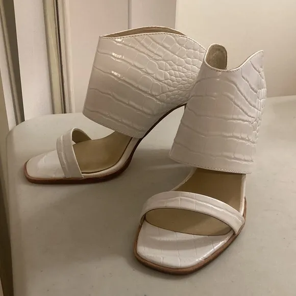 42 GOLD Linx Women's Slide Sandals White Patent Leather