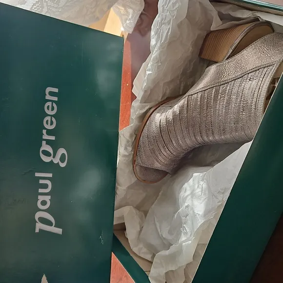 7.5 | Paul Green | Peep Toe | The Day Maker | Metallic | Cayanne