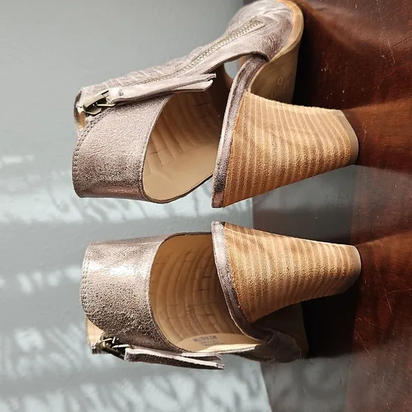7.5 | Paul Green | Peep Toe | The Day Maker | Metallic | Cayanne