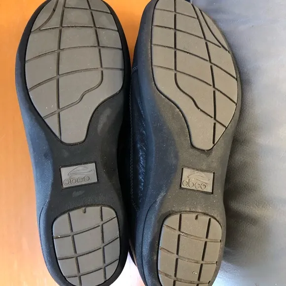 Abeo women’s black leather shoes