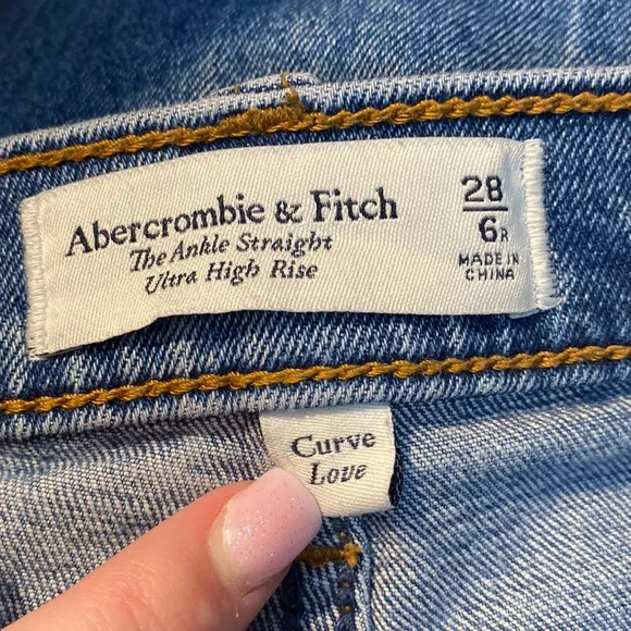 Abercrombie Womens Size 28/6R CURVE LOVE The Ankle‎ Straight Ultra High Rise