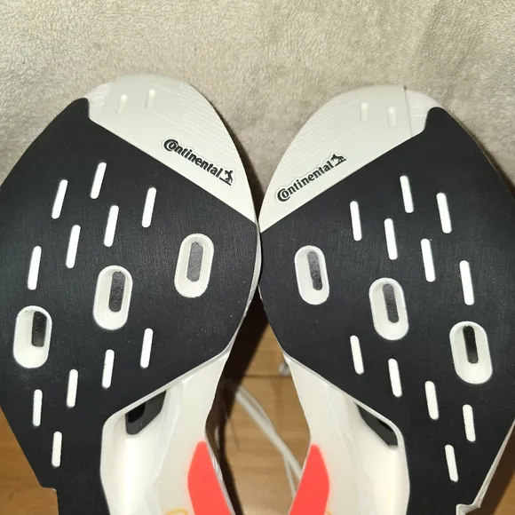 Addidas Adizero prime X 2 Woman Size 6 *** NEW**** NO BOX***