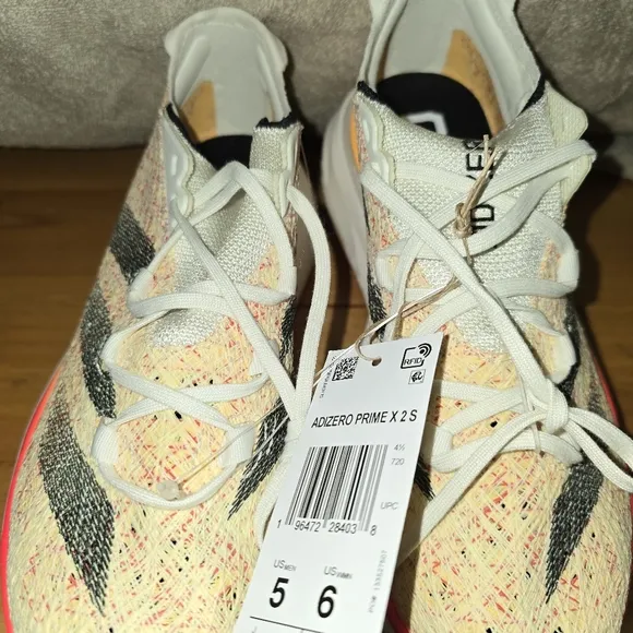 Addidas Adizero prime X 2 Woman Size 6 *** NEW**** NO BOX***