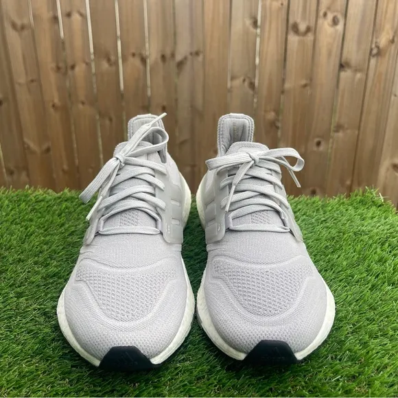Adidas Ultraboost 22 Grey Two Running Shoes GX5594 Women’s Size - 9