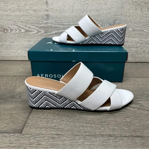 AEROSOLES women’s leather sandals, white wedge sandals NIB