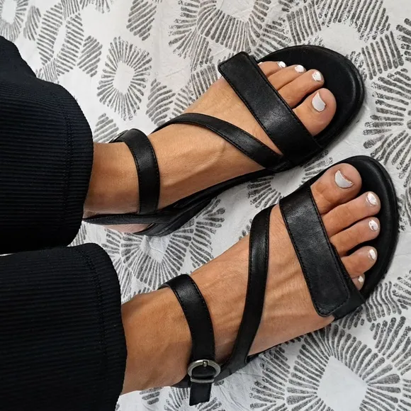 Aetrex Black Leather Strappy Comfort Walking Sandals Sz37 6.5-7