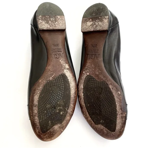 AGL Attilio Giusti Leombruni black leather patent round toe buckle ballet flats
