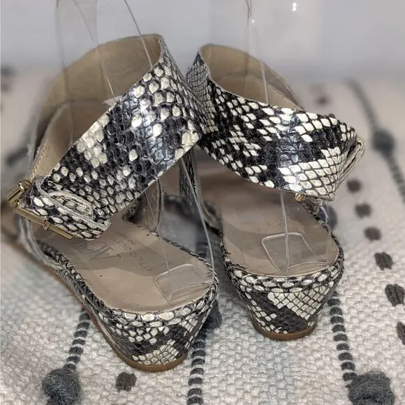 AGL Attilio Giusti Leombruni Snakeskin Leather Sandals Gray Women's Size 38 1/2
