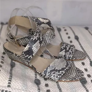 AGL Attilio Giusti Leombruni Snakeskin Leather Sandals Gray Women's Size 38 1/2