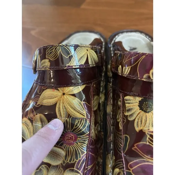 Alegria Seville Wine and Flowers Patent Leather Slip on Clogs Womens Sz 36 US 6
