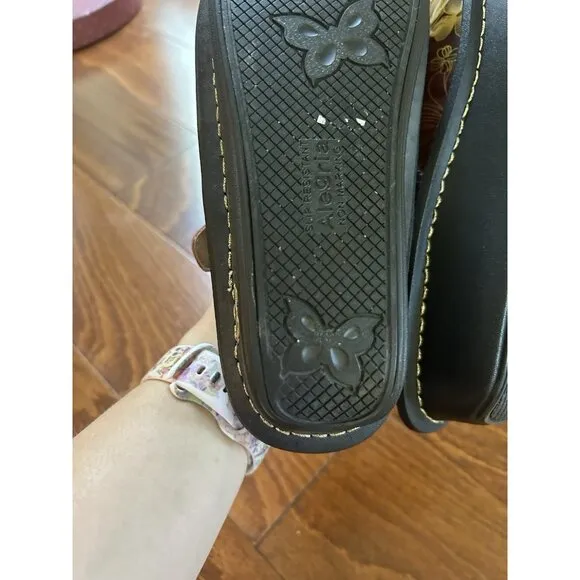 Alegria Seville Wine and Flowers Patent Leather Slip on Clogs Womens Sz 36 US 6