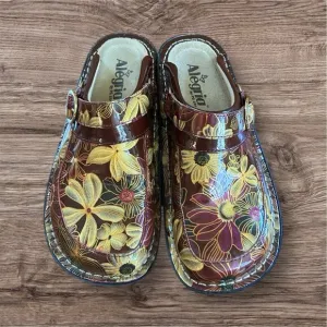 Alegria Seville Wine and Flowers Patent Leather Slip on Clogs Womens Sz 36 US 6