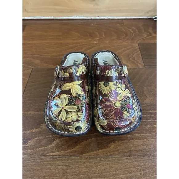 Alegria Seville Wine and Flowers Patent Leather Slip on Clogs Womens Sz 36 US 6