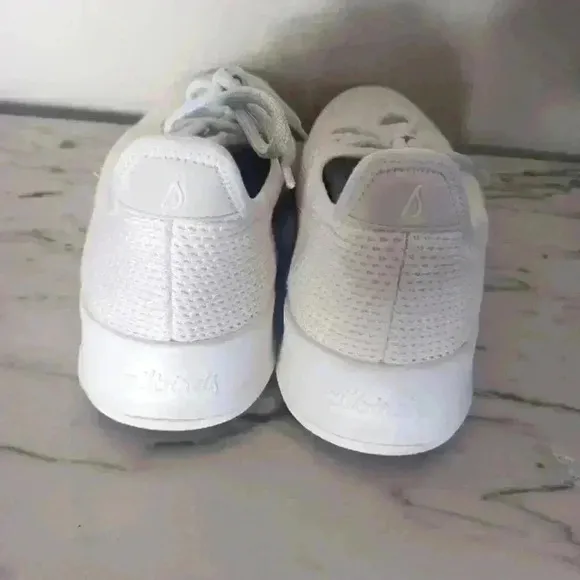 Allbirds Womens Kaikoura White Tree Runners 9