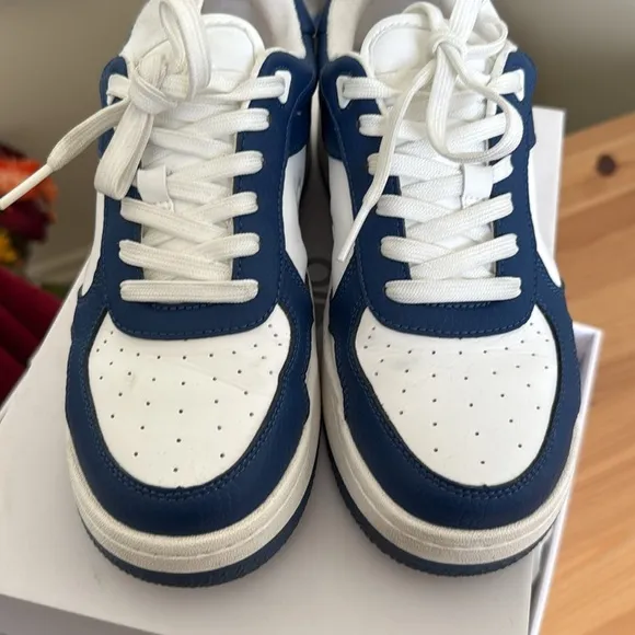 ALO Alo Recovery Mode Sneaker, Navy/White, size 6
