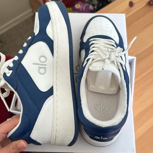ALO Alo Recovery Mode Sneaker, Navy/White, size 6