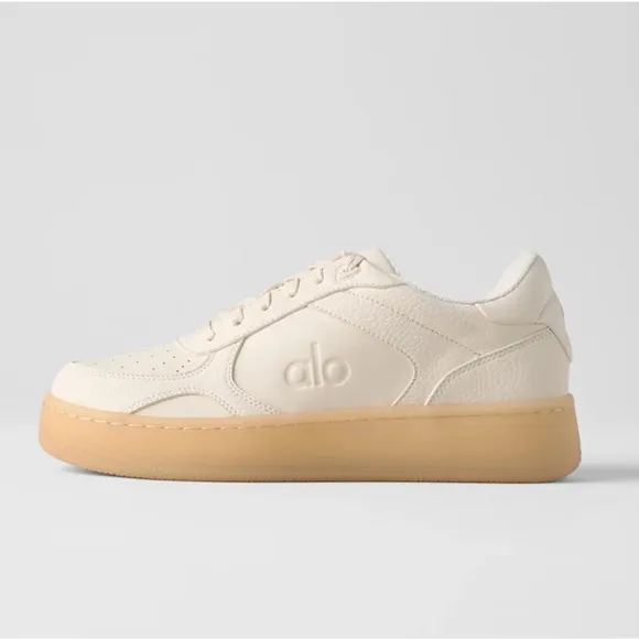 Alo unisex Recovery Mode Sneaker size W7 M5.5