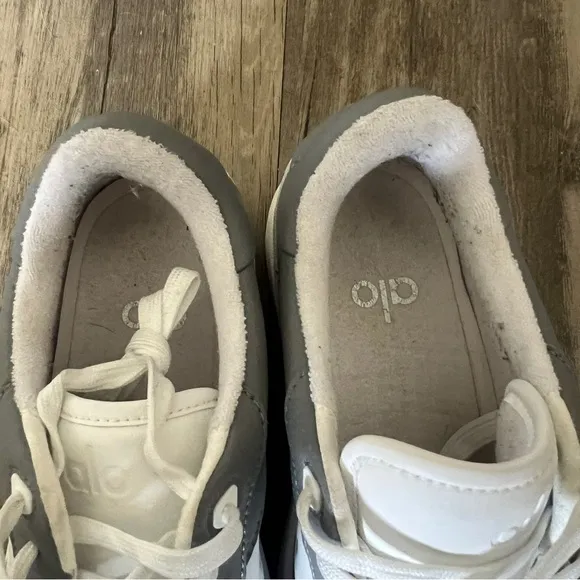Alo Yoga Recovery Mode Sneaker in Grey