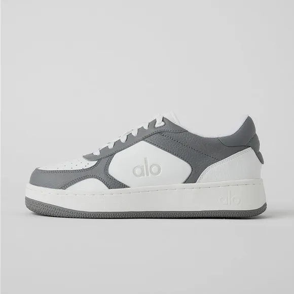 Alo Yoga Recovery Mode Sneaker in Grey