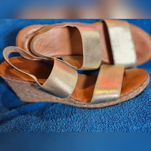 André Assous Women's Allison Espadrille Open Toe Wedge Sandals Sz7 (38)
