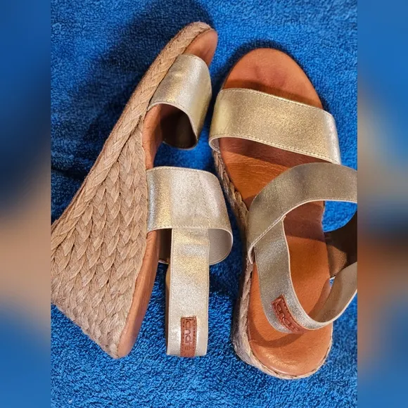 André Assous Women's Allison Espadrille Open Toe Wedge Sandals Sz7 (38)