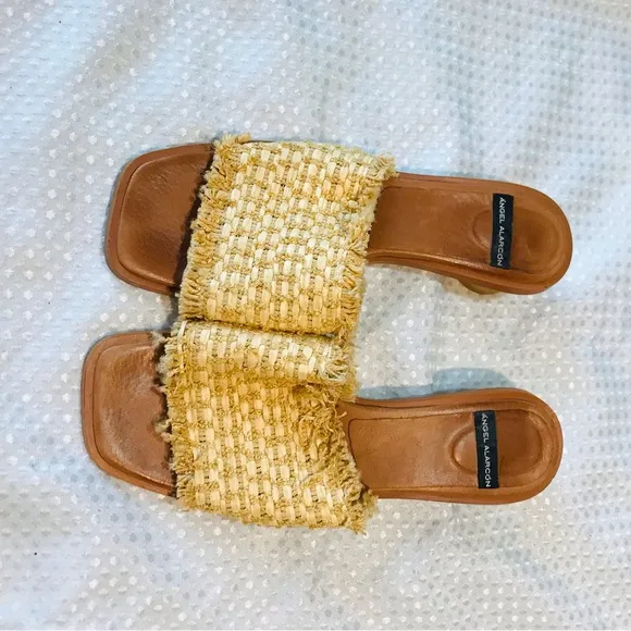 ANGEL ALARCONSquare Toe Mule Sandals (Beige)
