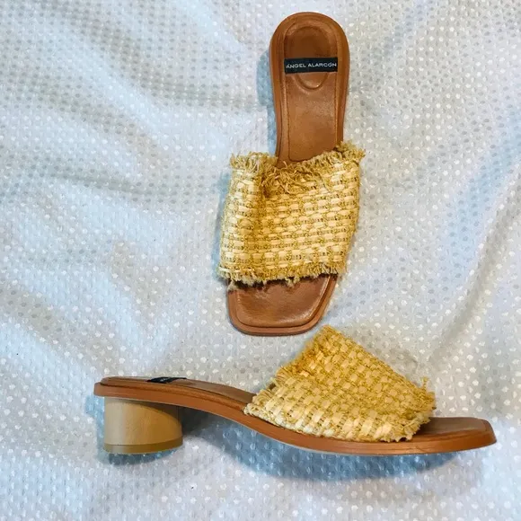 ANGEL ALARCONSquare Toe Mule Sandals (Beige)