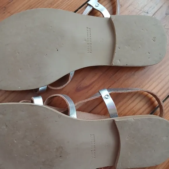 Ann Mashburn Italian Resort Metallic Silver Spring Vacay Leather Sandals 37 36.5