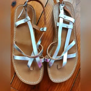 Ann Mashburn Italian Resort Metallic Silver Spring Vacay Leather Sandals 37 36.5