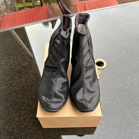 ARCOPEDICO L19 BROWN PULL-ON BOOTS, Size 42, Womens 11