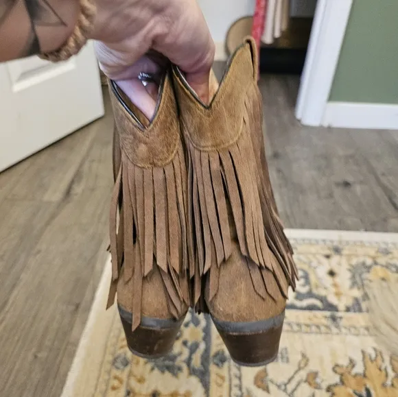 Ariat Gold Rush HTF Rare Cowboy Western Boots
