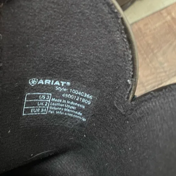 ARIAT KIDS ANTHEM PATRIOT DISTRESSED WESTERN BOOT - SQUARE TOE Size 3