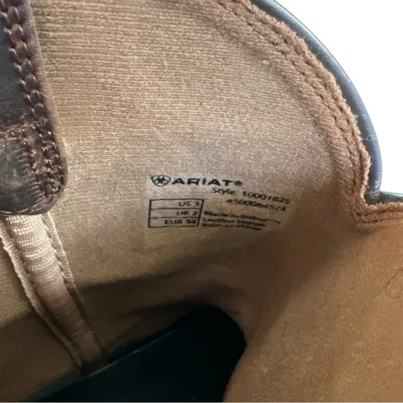 Ariat Kids Heritage R Toe Western Boots in Distressed Brown Size 3 US / (8.5”)