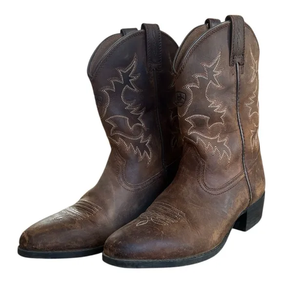 Ariat Kids Heritage R Toe Western Boots in Distressed Brown Size 3 US / (8.5”)