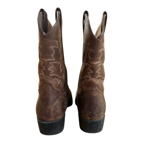Ariat Kids Heritage R Toe Western Boots in Distressed Brown Size 3 US / (8.5”)