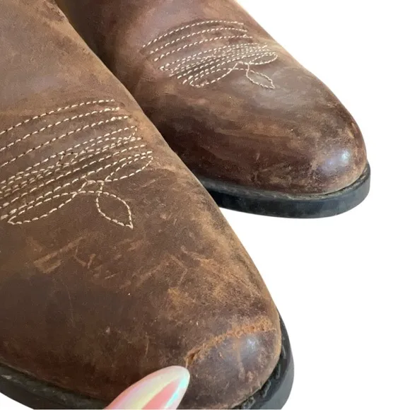 Ariat Kids Heritage R Toe Western Boots in Distressed Brown Size 3 US / (8.5”)