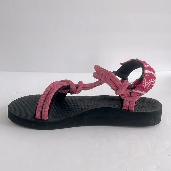 ARIZONA LOVE $213 Women’s Trekky Rope Pink Sandals Size 41 fits Size 11 NWT
