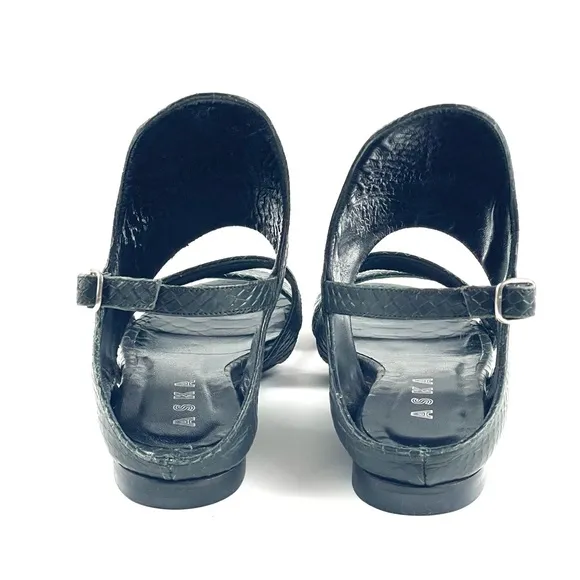 ASKA Black Flat Leather Sandals Size 36